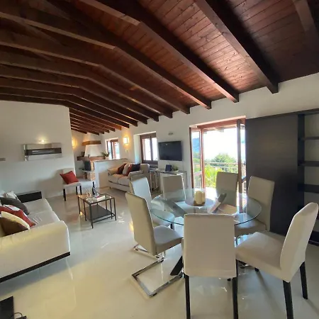 Penthouse Andrea Meina