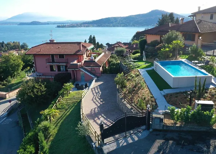 Penthouse Andrea 메이나