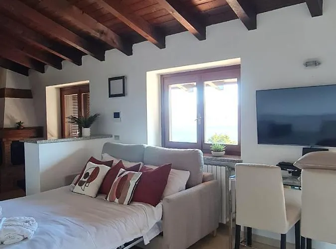 Penthouse Andrea * 메이나